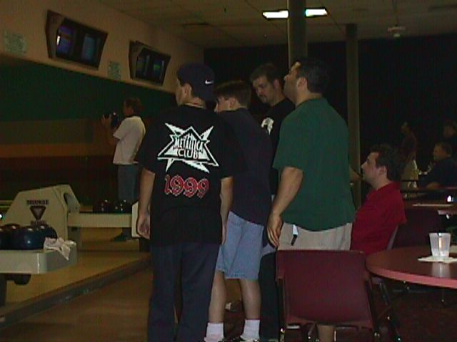 Hangin.jpg (35463 bytes)